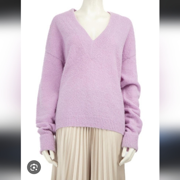 Superdown: Light Pink V-Neck Sweater - Picture 9 of 11